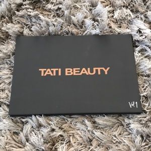 Tati Beauty textured neutral palette 1